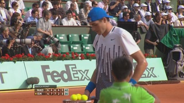 Tennis / Roland Garros (1er tour): Isner sauve une balle de match face à Nadal à 4-6 7-6 7-6 3-5