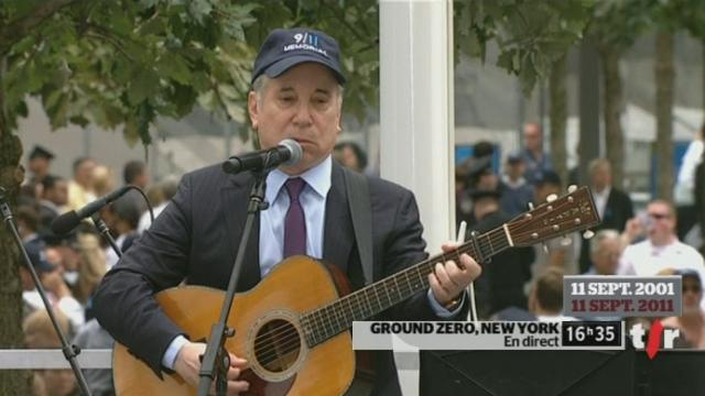 11 septembre: Paul Simon chante «The sounds of silence»