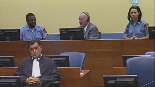 Ratko Mladic expulsé du tribunal à La Haye