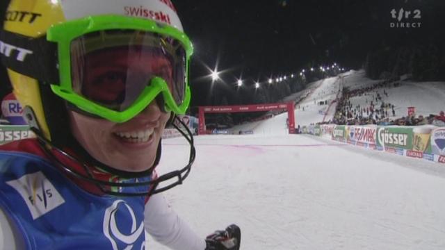 Ski alpin / slalom en nocturne de Flachau (AUT): 2e manche. Denise Feierabend (no 25), 30e de la 1re manche, réussit un bon second tracé