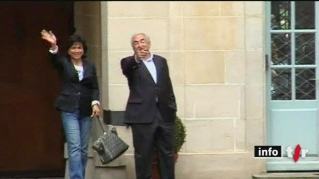 Dominique Strauss-Kahn et son épouse Anne Sinclair sont de retour en France, quatre mois après son arrestation spectaculaire à New-York