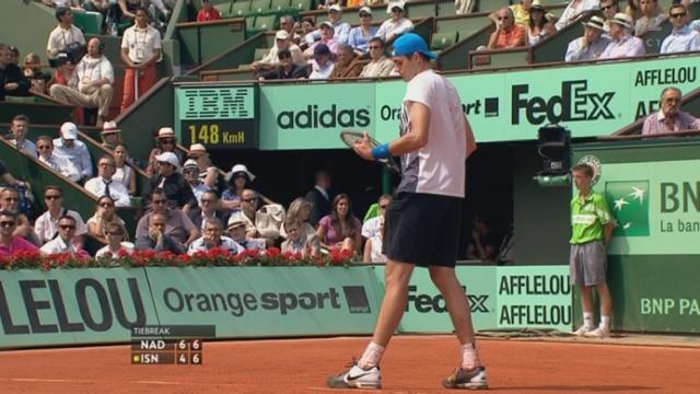 Tennis / Roland-Garros (1er tour): John Isner remporte le tie break de la 3e manche et n'est plus que mené 2-1