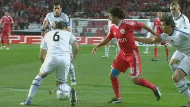 Football / Ligue des Champions (gr. C): Benfica - Bâle. moments forts de la 1re mi-temps (1-0)