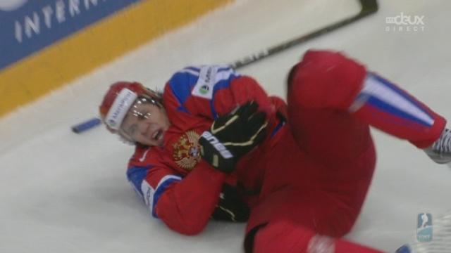 (1re demi-finale). Russie - Finlande. 2e tiers: Malkin (RUS) se blesse tout seul. Le tournant du match?