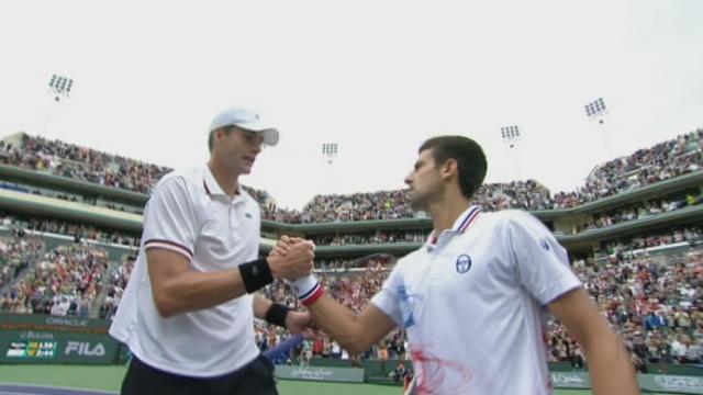 Demi-finale: John Isner (USA) finit par battre, au tie-break de la 3e manche, le no 1 mondial Novak Djokovic (SRB) 7-6 3-6 7-6
