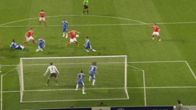 Aller: Benfica Lisbonne - Chelsea. 2e mi-temps. Tir de Cardozo. David Luiz sauve sur la ligne