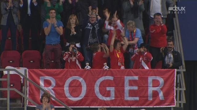 2e tour: Roger Federer (SUI) - Tomaz Bellucci (BRE). 3e manche: menant 6-3 6-7 et 6-5, le Suisse bénéficie de deux balles de match après 2h03' de jeu, sur le service du Brésilien