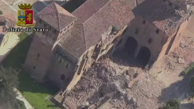 Séquences choisies - Images aériennes après le séisme en Italie