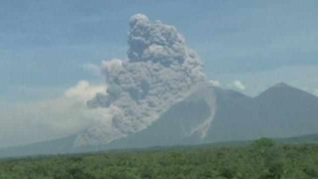 Au Guatemala, le volcan Fuego est entré en éruption