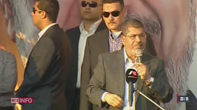 Des manifestants égyptiens reprochent au président Morsi son autoritarisme