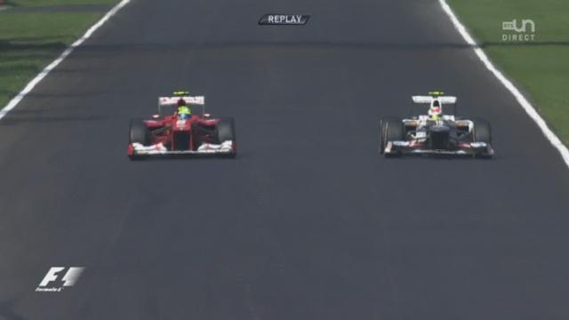 Monza. 44e tour (sur 53): Perez passe Massa et s'installe à la 3e place. Le Mexicain de l'écurie Suisse Sauber finira même par passer Alonso pour la 2e place