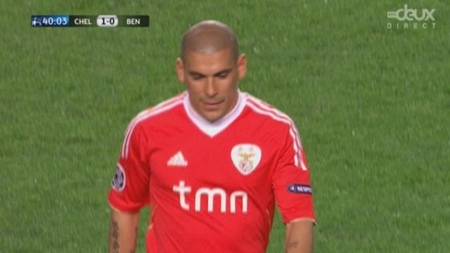 Coup de théâtre à la 40e minute. Deuxième avertissement pour Maxi Pereira qui est, de facto, expulsé.