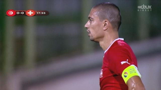 Tunisie - Suisse (0-0): lors de la 17e minute de jeu, le n°8 Inler obtient un penalty après avoir été fauché à l’entrée de la surface que le joueur suisse ne transformera pas.