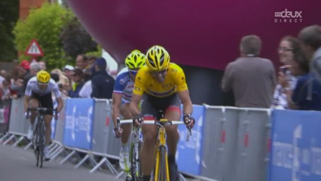1ère étape (Liège-Seraing): Cancellara réalise un énorme effort dans le dernier km et conserve logiquement son maillot jaune. Seul Sagan bat le Suisse au sprint final!