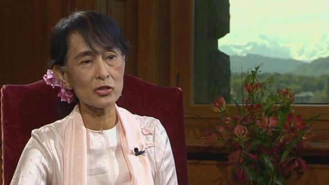 Interview d'Aung San Suu Kyi, opposante birmane et prix Nobel de la paix qui est en visite en Suisse