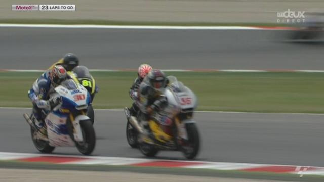 Moto2. Départ. Excellent départ de Dominique Aegerter, qui se retrouve 2e, Lüthi 5e.