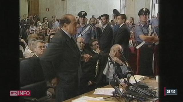 Silvio Berlusconi, l'ancien Président du conseil et milliardaire est condamné à 4 ans de prison pour fraude fiscale