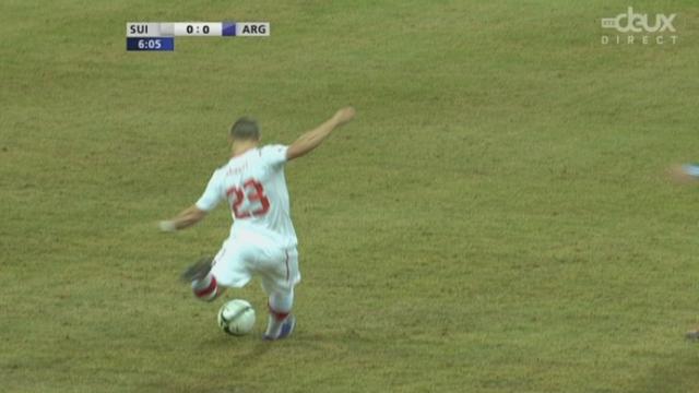 Match amical à Berne. La Suisse est bien entrée dans le match. 6e minute: belle attaque par Rodriguez, Dzemaili et Shaqiri. Le gardien argentin intervient en catastrophe