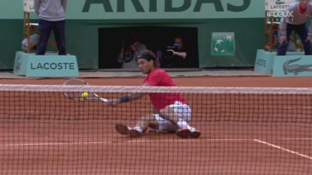 ½  : Nadal-Ferrer. Un échange exceptionnel : même assis, Nadal remporte le point !