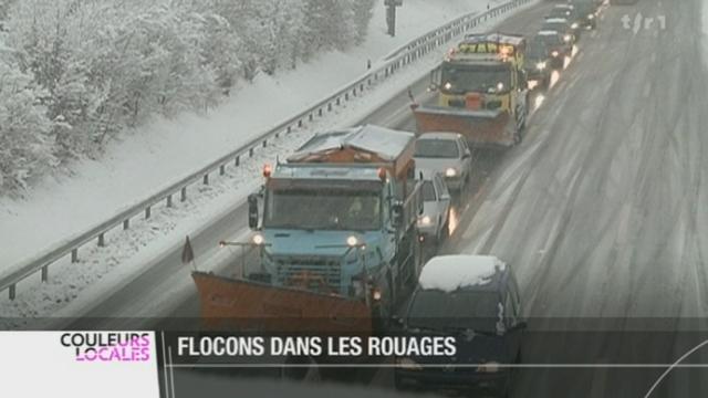 Les fortes chutes de neige en Suisse romande ont perturbé le trafic routier