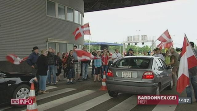 A Bardonnex (GE), un petit groupe d'indépendantistes savoyards a mené des actions de blocage à la frontière entre Genève et la France