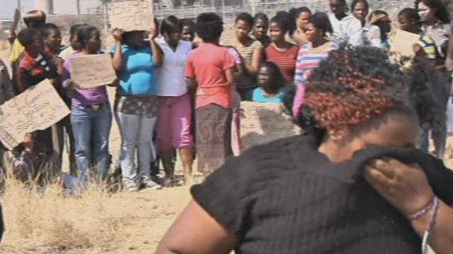 Séquences choisies - Les veuves de mineurs protestent