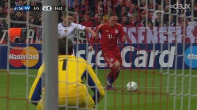 (1/8 de finale, retour): Bayern - FC Bâle. Ribéry s'amuse et sert le 5-0 à Gomez (61e)