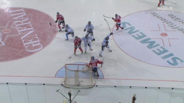 1re demi-finale: Team Canada - Davos. 37e minute: 24 secondes après le 3-0 des Canadiens, Kwiatkowski réduit le score à 3-1