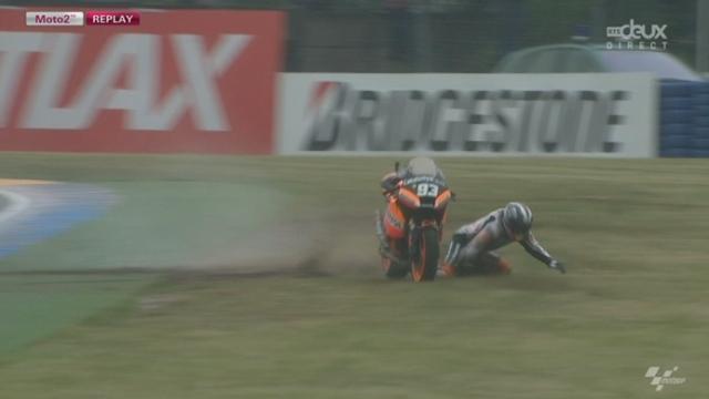 Moto2. Au 13e tour, c'est la chute du leader du championnat du Monde, Marc Marquez (ESP).