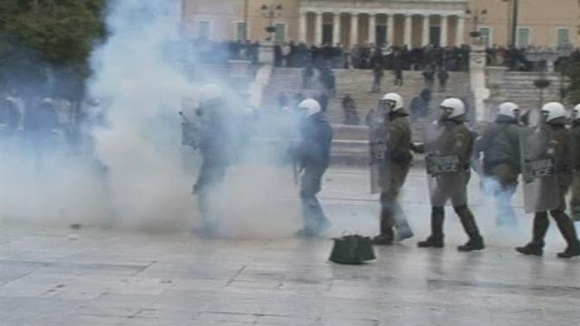 Séquences choisies - Jeunes contre policiers à Athènes