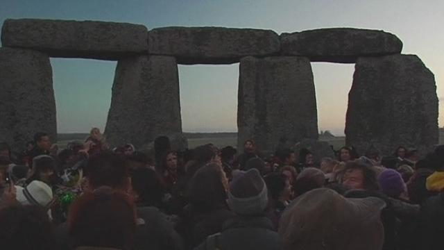 Le solstice d'hiver célébré à Stonehenge