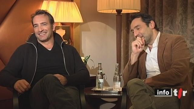 Jean Dujardin, vainqueur aux Oscars dimanche, présente ce mardi le film "Les Infidèles", qui fait déjà beaucoup de bruit