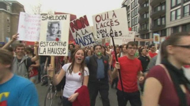 Des dizaines de milliers d'étudiants québois manifestent