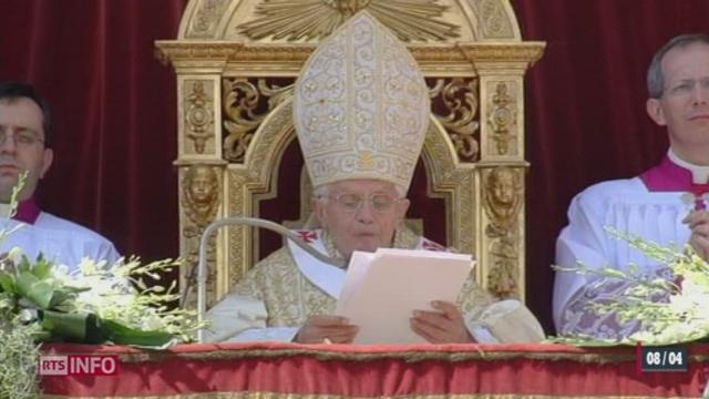 Pâques: le pape Benoît XVI a prononcé la bénédiction urbi et orbi sur la place Saint-Pierre à Rome (Italie)