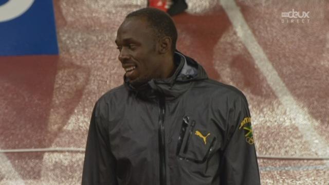 Zurich (Ligue de Diamant). 200 m: Usain Bolt fait mine de ne pas aimer la pluie et le froid. Mais en 19''66, il pulvérise le record du meeting! Quadruplé jamaïcain