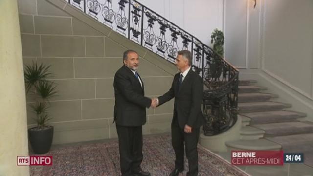 Le chef du Département fédéral des affaires étrangères, Didier Burkhalter, a reçu mardi Avigdor Lieberman, chef de la diplomatie israélienne