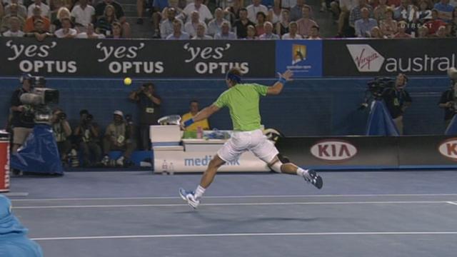 Tennis / Open d'Australie (finale messieurs): Novak Djokovic (SRB) - Rafael Nadal (ESP). L'Espagnol sert à 6-5 pour le gain de la 1re manche
