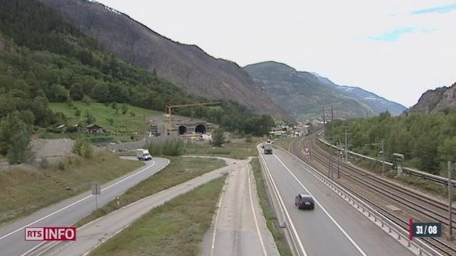 Le chantier de l'autoroute A9 dans le Haut-Valais a franchi une étape ce vendredi avec le percement du tube sud du tunnel d'Eyholz