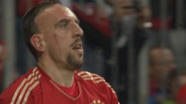 Demi-finale aller. Bayern Munich - Real Madrid. Cette fois, c'est but. Après un corner, Ribéry reprend victorieusement (1-0/17e)