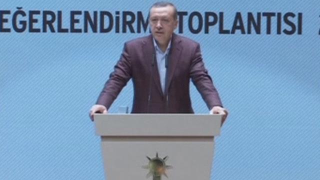 Erdogan fête 10 ans de pouvoir de son parti en Turquie