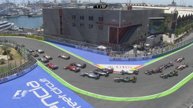 Le très bon départ de Romain Grosjean. 1) Vettel, 2) Hamilton, 3) Grosjean