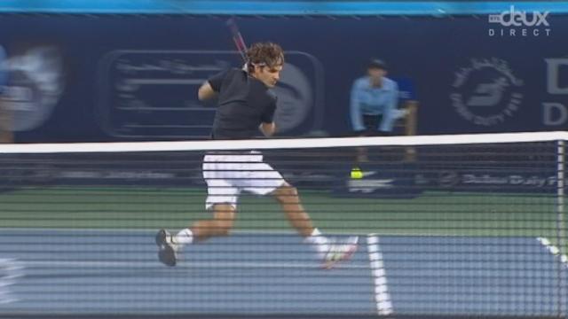 Finale Murray (GBR) - Federer (SUI). Le Suisse est ultraoffensif et réussit un point magnifique à 5-7 1-2