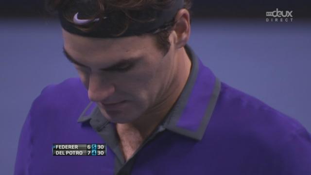 Poule B. 3e round. Federer - Del Potro (6-4) : Federer emporte le deuxième set avec un ace franc et précis
