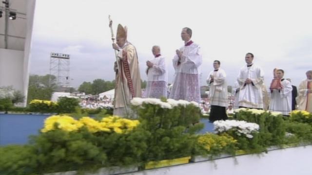 Séquences choisies - Gigantesque messe à Milan