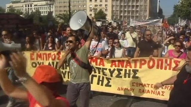 Séquences choisies - La Grèce en grève pour 24 heures