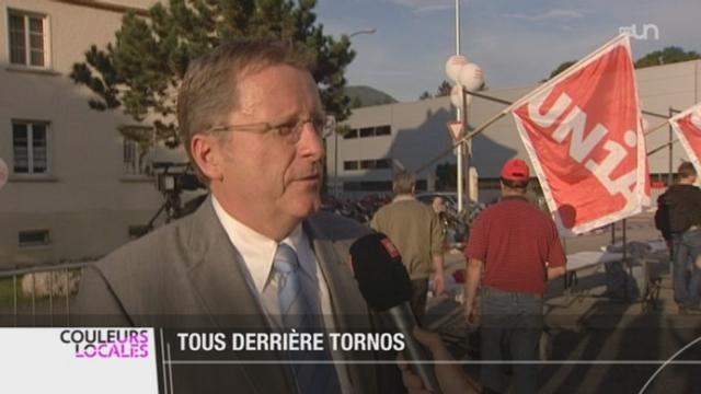 BE: plusieurs centaines de personnes sont rassemblées à Moutier en face de Tornos pour apporter leur soutien aux personnes licenciées