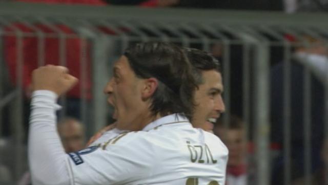 Demi-finale aller. Bayern Munich - Real Madrid. Egalisation par Özil, après une belle action collective (1-1/53e)