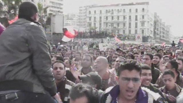Séquences choisies - Manifestations et heurts en Egypte