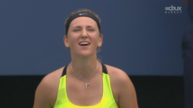 1/4 de finale dames: Azarenka (BLR) - Stosur (AUS). Match très serré entre les 2 femmes qui tourne à l'avantage de la Biélorusse qui élimine la tenante du titre Australienne 6-1, 4-6, 7-6(7-5)