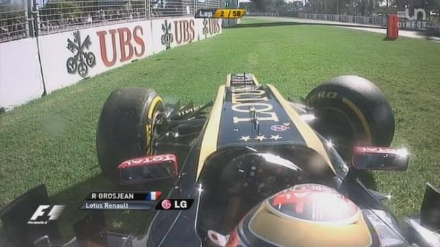 Melbourne. 2e tour sur 58: Romain Grosjean s'accroche avec Maldonado. Suspension cassée, le Franco-Suisse doit abandonner. Revoyez le départ!